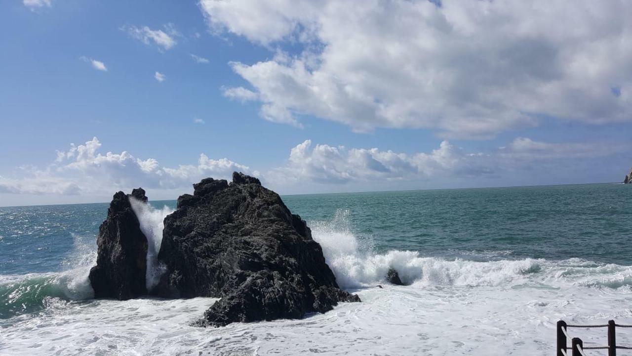 Appartamento Le Conchiglie Monterosso Al Mare Luaran gambar